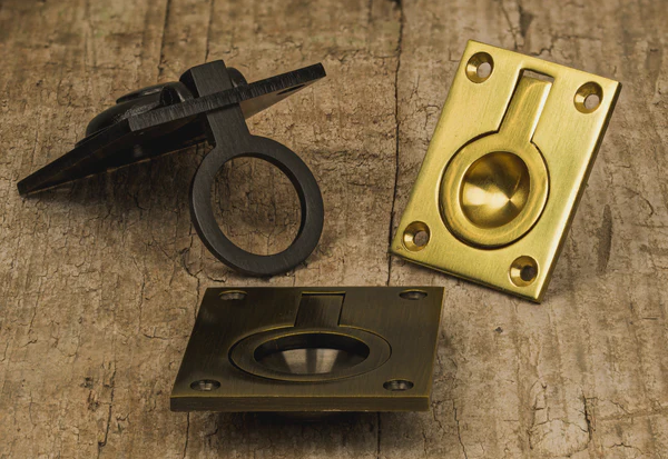 Flush Lift Ring: Skrytý design, Bezpečnější otevírání paluby